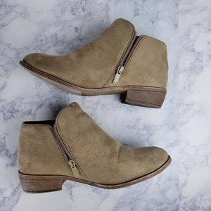 Ankle boots size 10 tan